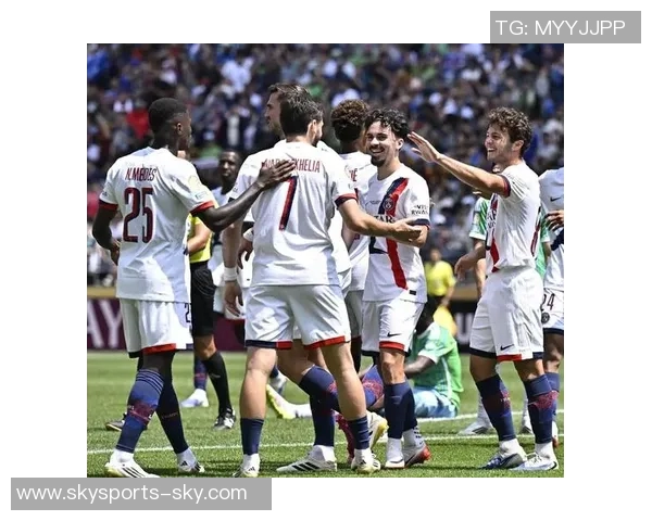 英超精彩对决巴黎圣日耳曼大胜本菲卡引发争议判罚热议