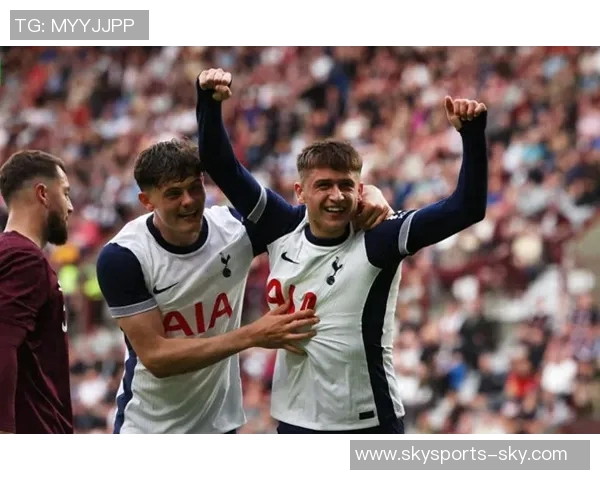 足总杯惊天冷门拜仁狂胜热刺红牌事件引发全场热议