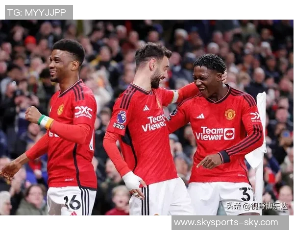 国王杯精彩对决曼联大胜那不勒斯红牌事件引发全场热议