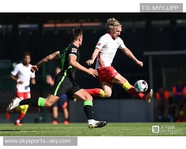 欧冠激战莱比锡与多特蒙德互交白卷争议判罚引发全场热议 欧冠激战莱比锡与多特蒙德互交白卷争议判罚引发全场热议