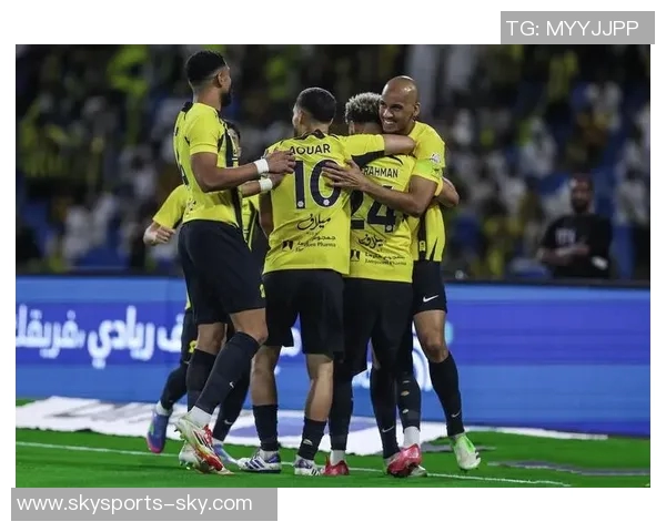 国王杯激战多特蒙德大胜曼城神奇扑救引发争议判罚全场沸腾